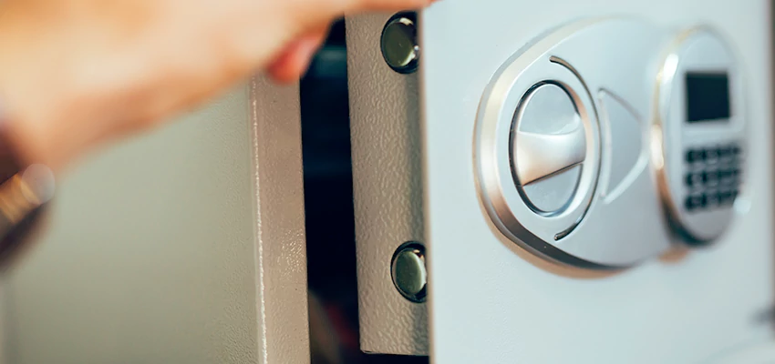 Fingerprint Safe Openers in Norwalk, CA